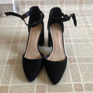 Only worn once! Pointed Toe Heeled Sandal